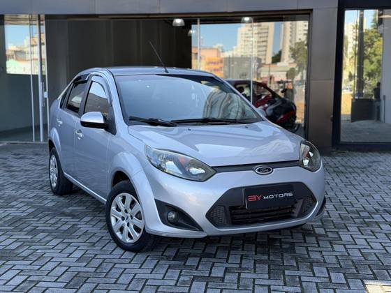 FORD FIESTA 1.6 ROCAM SEDAN 8V FLEX 4P MANUAL
